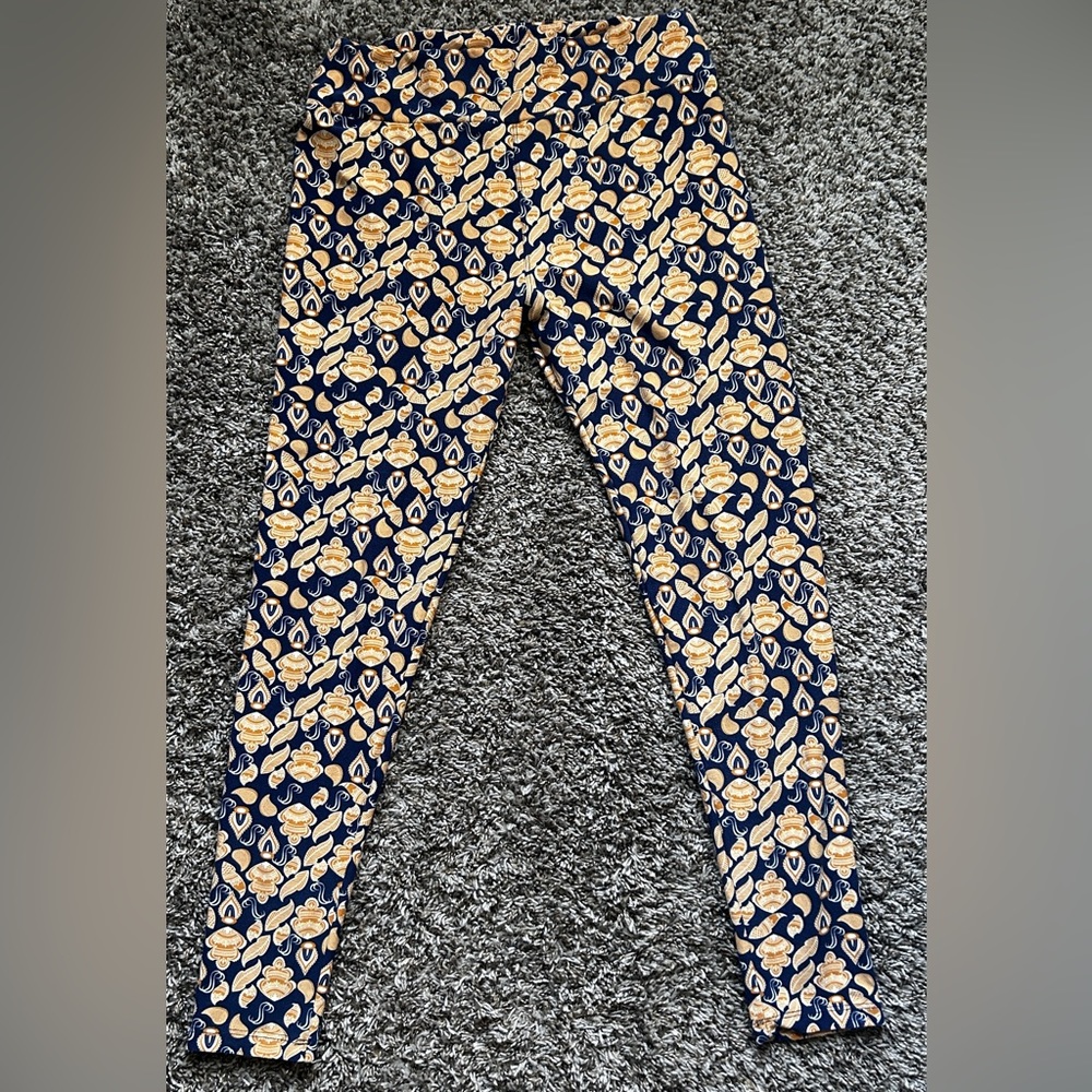 LuLaRoe Greek-Inspired Pattern Leggings - Tall & Curvy Edition